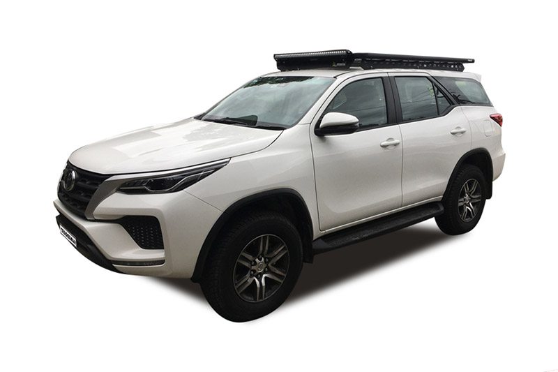 Toyota Fortuner with a Wedgetail rack installed – Hero image.